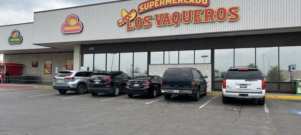 Supermercado Los Vaqueros - Existing Location Exterior of an existing Supermercado Los Vaqueros grocery store