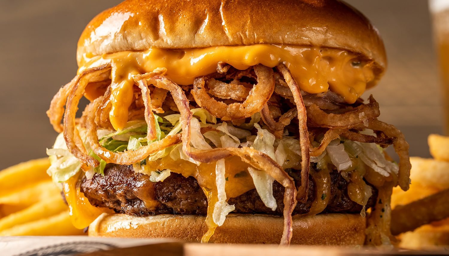 Oak & Stone Brings Crave-Worthy Pizza and Burgers to Leander