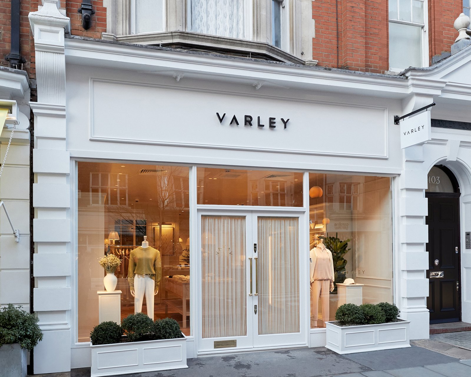 Varley in The Woodlands: Discover Your New Off-Duty Obsession