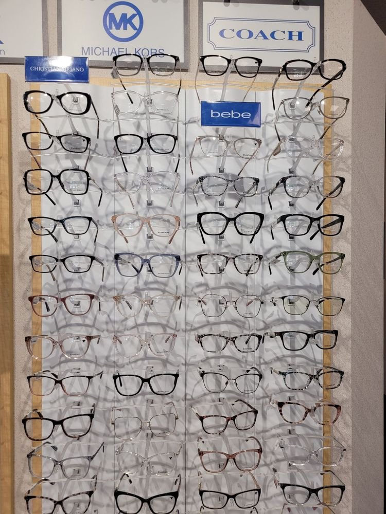 americasbestglasses America's Best Leander story illustration: representative display of eyeglass frames at another store