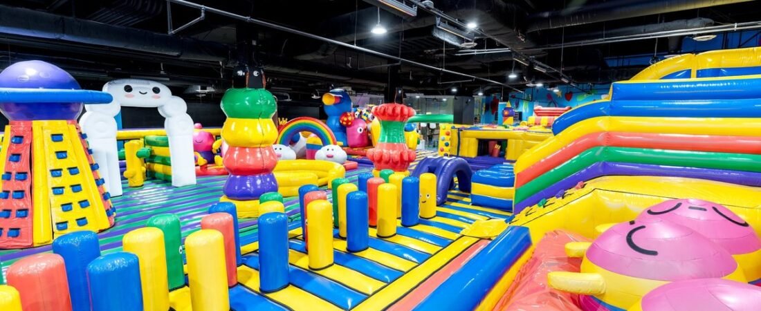funboxinterior Colorful slides and obstacles inside an existing FUNBOX indoor inflatable park